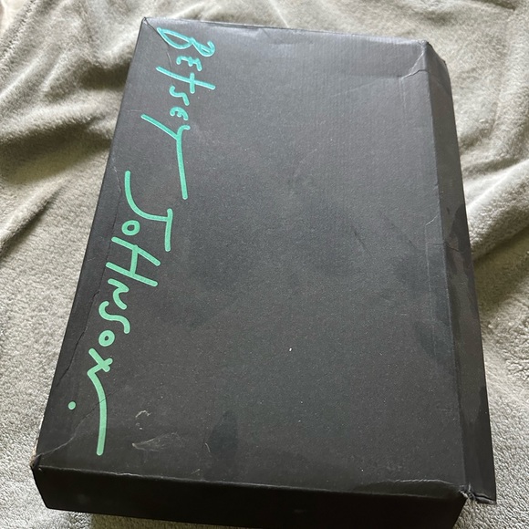 Blue by Betsey Johnson Women's SB-Liana Sneaker, Ivory Satin, 9 - Picture 9 of 9